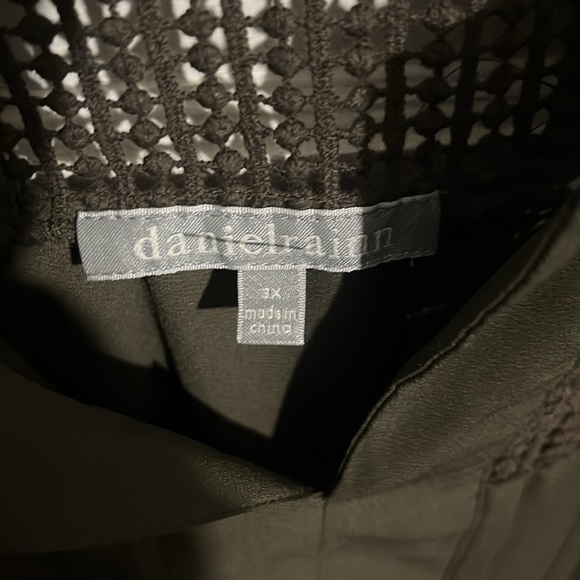 Woman's Short-Sleeve Blouse - Picture 4 of 5